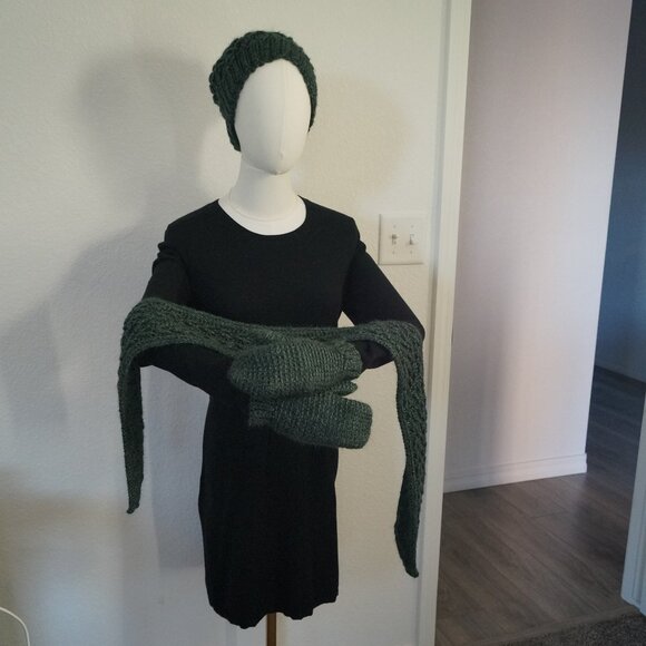 Matching Green Scarf, Hat and Mittens Set - Handmade - Picture 1 of 5